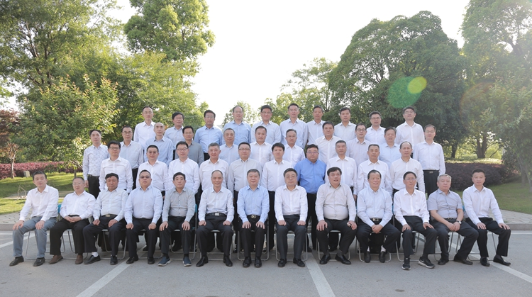 2024新澳门原料网大全62185